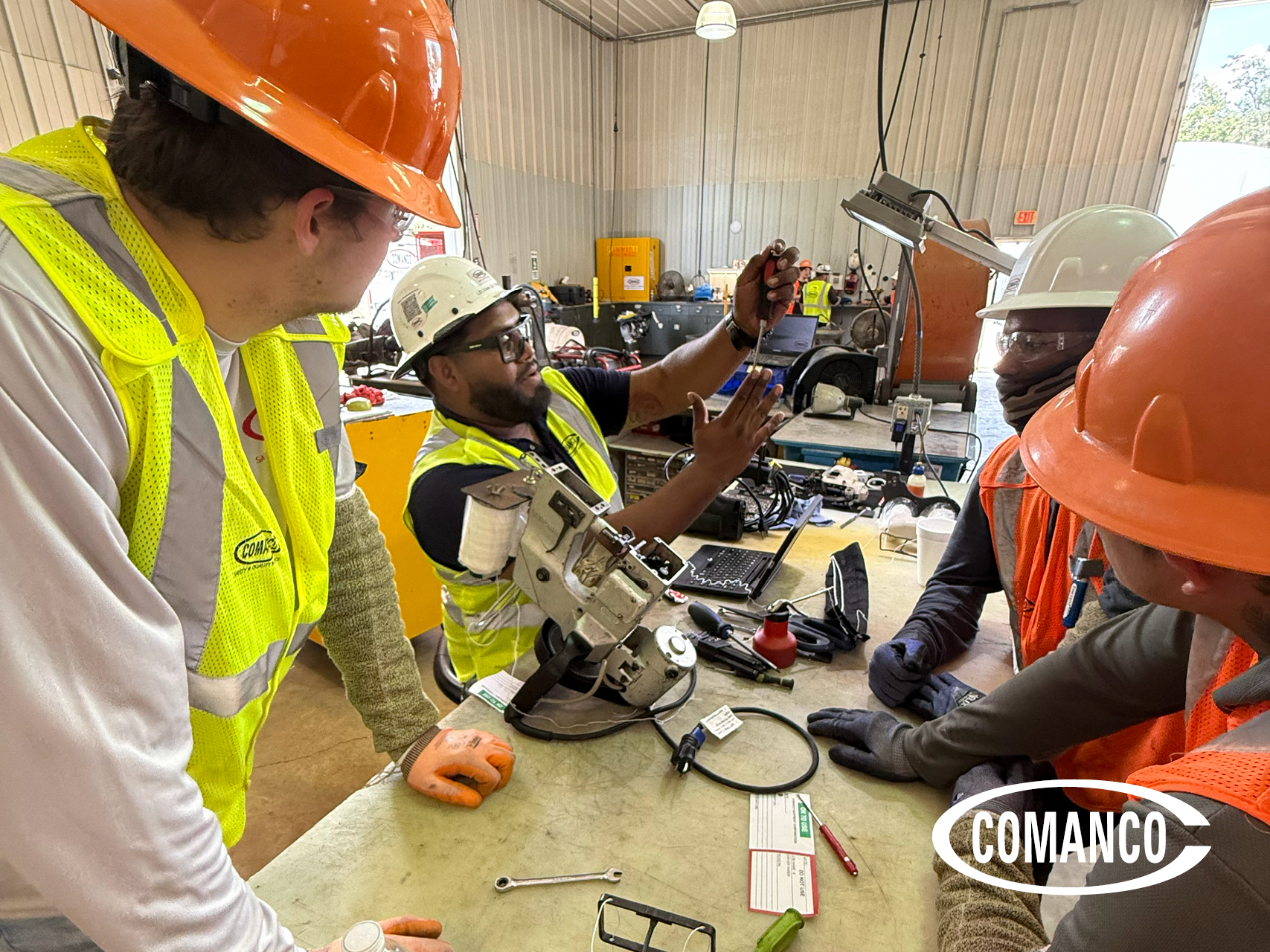 3-comanco-etp-leo-gutierrez-sewing-machine-maintenance.jpg